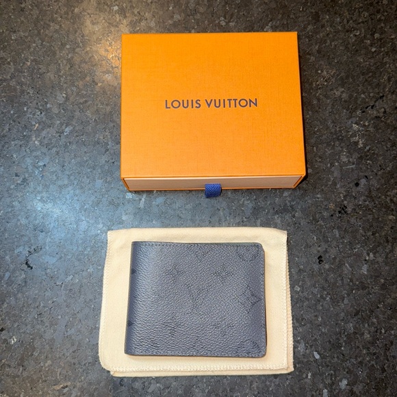 Louis Vuitton Slender Wallet 100% Authentic - Picture 3 of 17